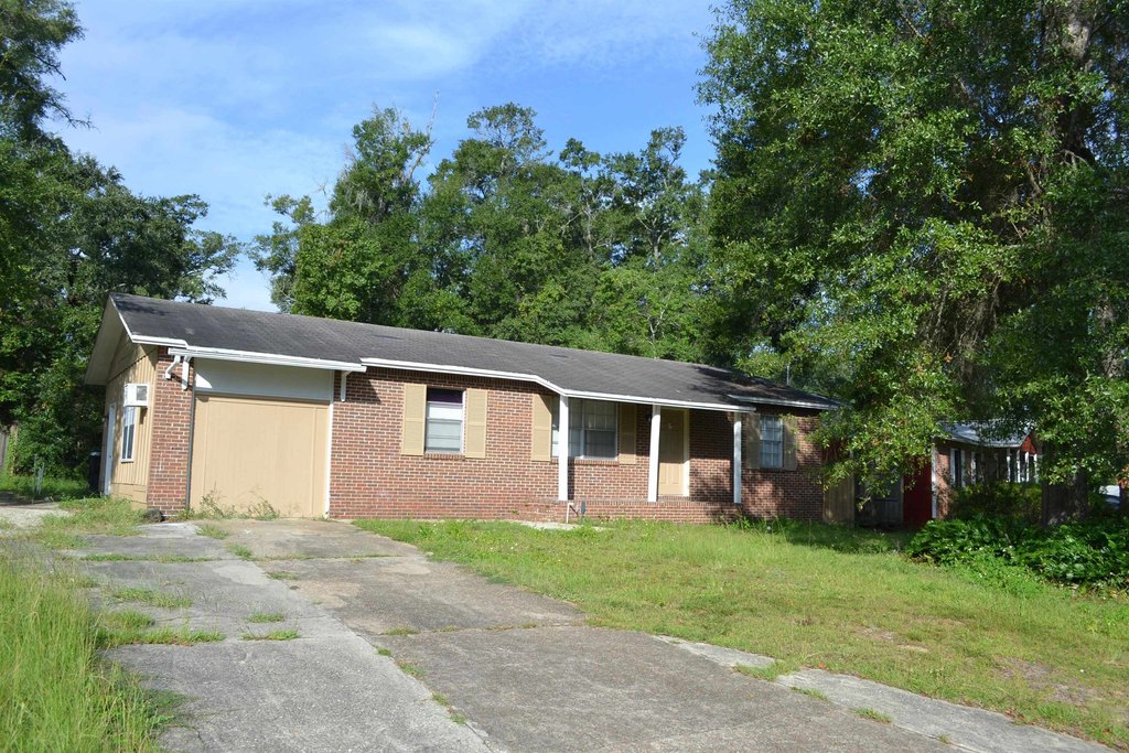 Photo of 3404 Sunnyside Dr Tallahassee FL 32305